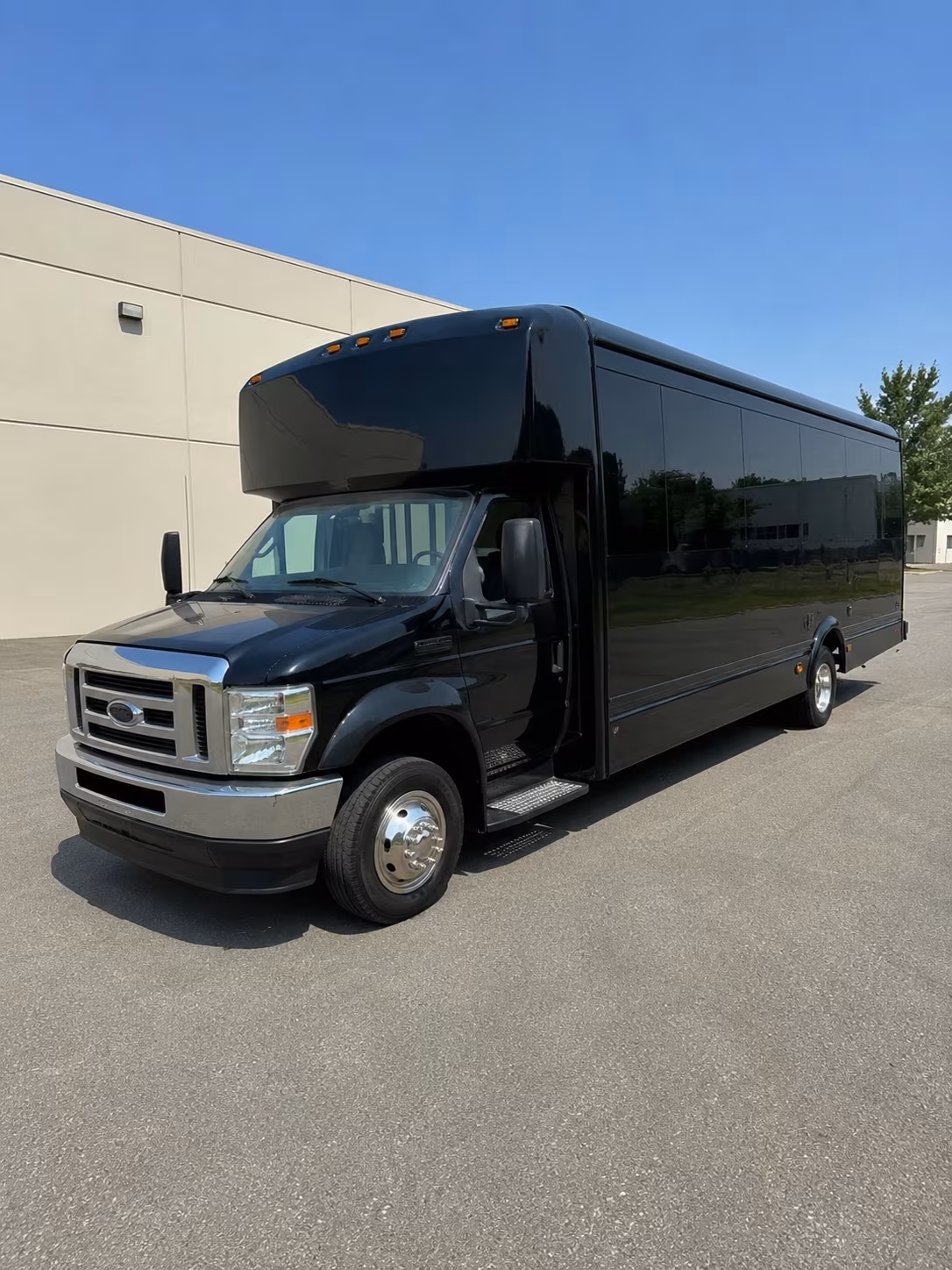 party buses for bachelorette bar crawls on texas street and the downtown shreveport strip